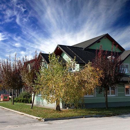 Rooms En Krajcar Cerknica Εξωτερικό φωτογραφία